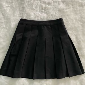 Aritzia black pleated mini skirt